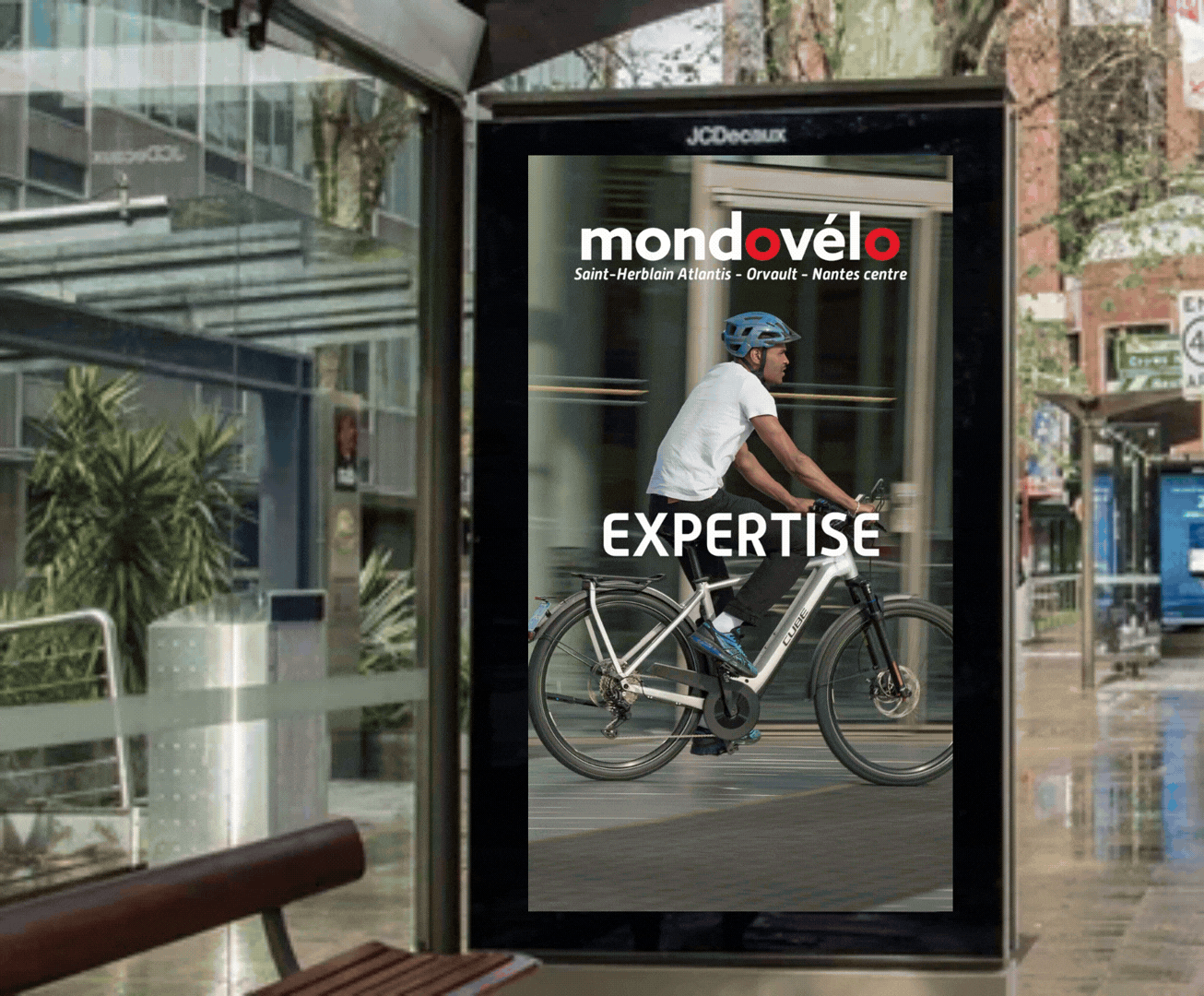 Dooh marketing drive to store Mondo Velo