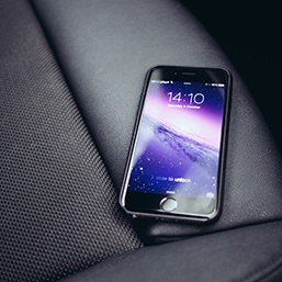Envoi SMS par internet - quels avantages pour l'automobile ?